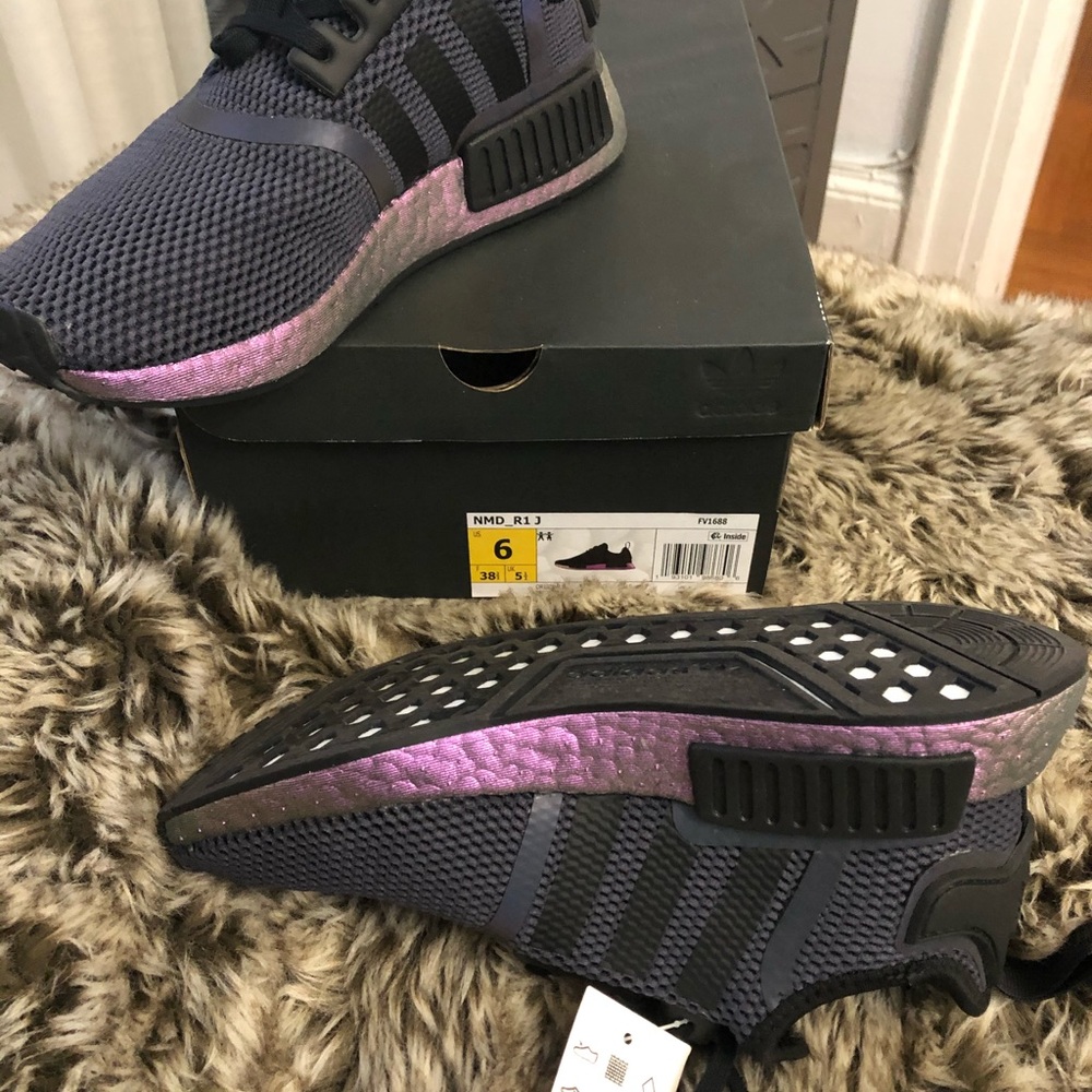 NMD R1 Sneakers kids unisex size 6 brand new